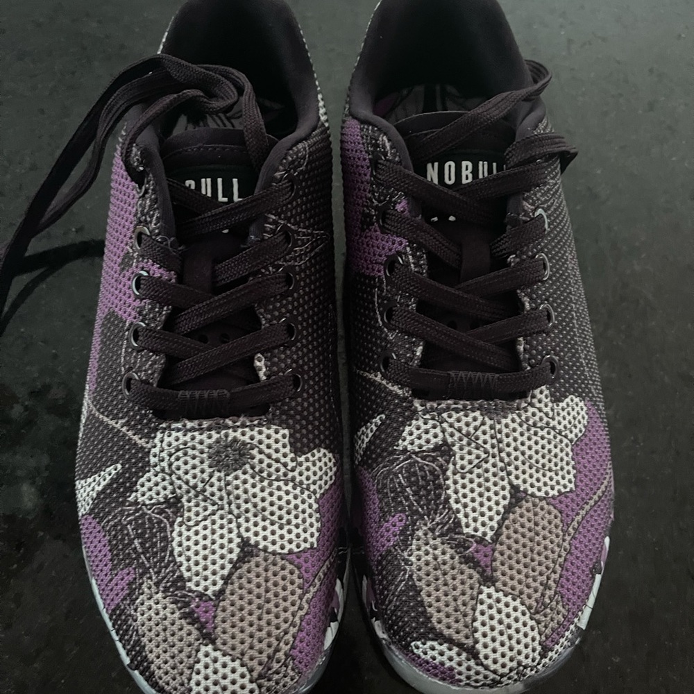 NOBULL Project Magnolia Trainers - Womens 8.5 US